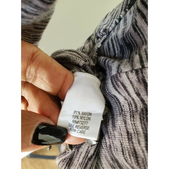 APT.9 Women's Gray Rayon V-Neck Long Sleeve Stretch Fitted Shirt Size Large - Picture 9 of 12